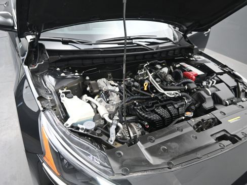 Used 2024 Nissan Altima 2.5 SR FWD image 20