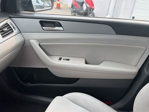 Used 2018 Hyundai Sonata SEL FWD image 9