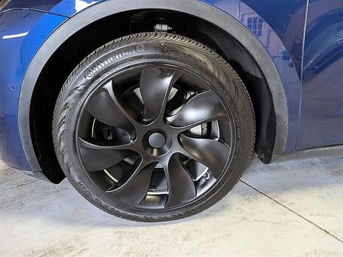 Used 2021 Tesla Model Y Long Range AWD/4WD image 15