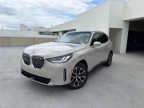 Used 2026 BMW X3 xDrive30 w/ Convenience Package AWD/4WD image 3