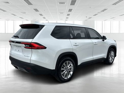 Used 2024 Toyota Grand Highlander Platinum image 4