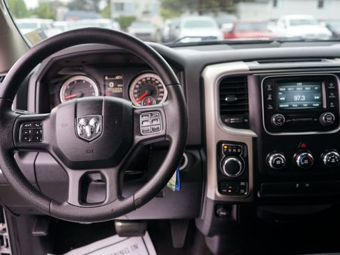 Used 2016 RAM 1500 Classic SLT AWD/4WD image 16