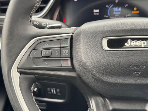 Used 2023 Jeep Grand Cherokee L Laredo image 20