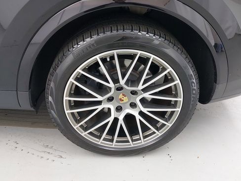 Used 2022 Porsche Cayenne E-Hybrid Coupe image 36