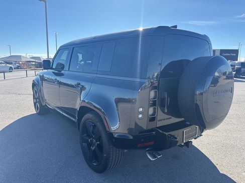 Used 2025 Land Rover Defender 110 V8 image 3