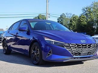 Used 2022 Hyundai Elantra SEL w/ Convenience Package image 1