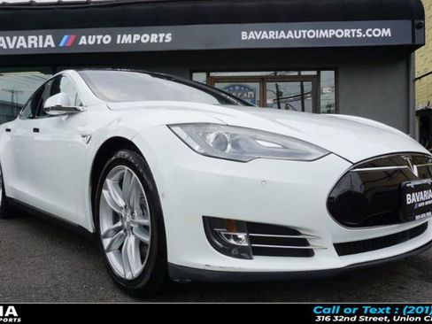Used 2016 Tesla Model S 70D image 9