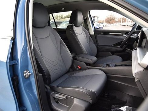 New 2026 Volkswagen Tiguan SE image 19