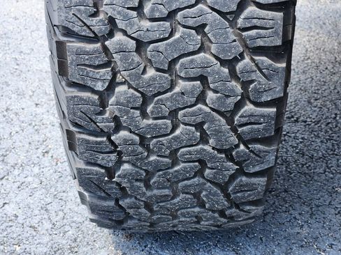 Used 2025 Jeep Wrangler Unlimited Rubicon AWD/4WD image 11