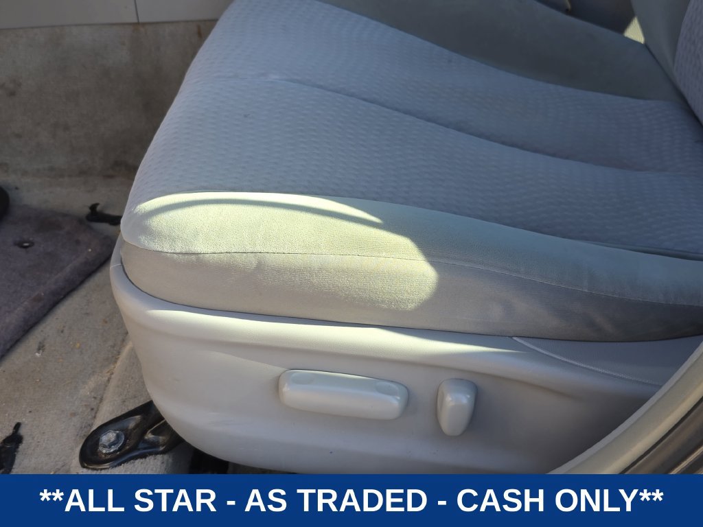 Used 2011 Toyota Camry LE FWD image 28