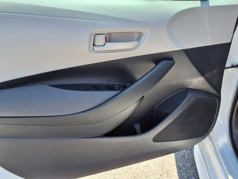 Used 2025 Toyota Corolla LE image 13