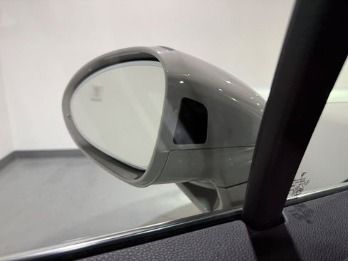 Used 2025 Porsche Panamera 4 AWD/4WD image 21