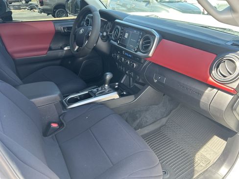 Used 2023 Toyota Tacoma SR5 w/ Technology Package AWD/4WD image 20