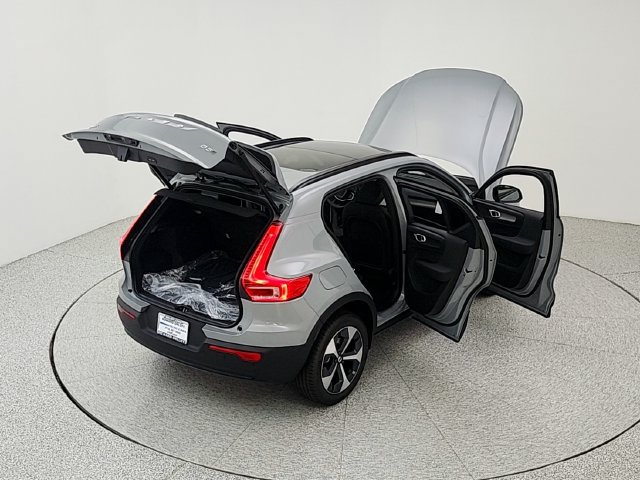 New 2026 Volvo XC40 B5 Plus w/ Protection Package Premier AWD/4WD image 39
