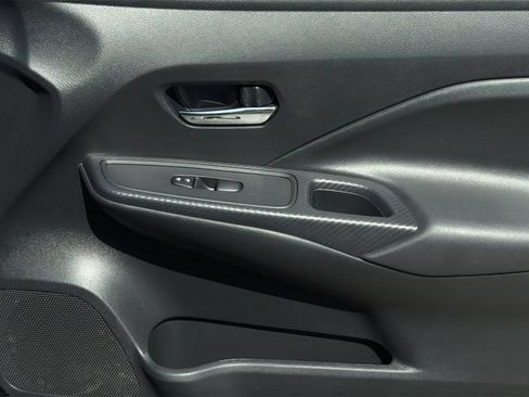 Used 2025 Nissan Versa SV FWD image 32