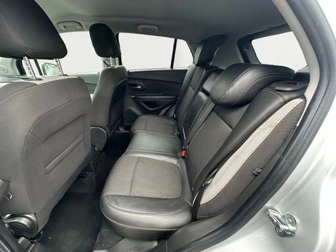 Used 2022 Chevrolet Trax LS w/ Tint and Cruise Package image 13