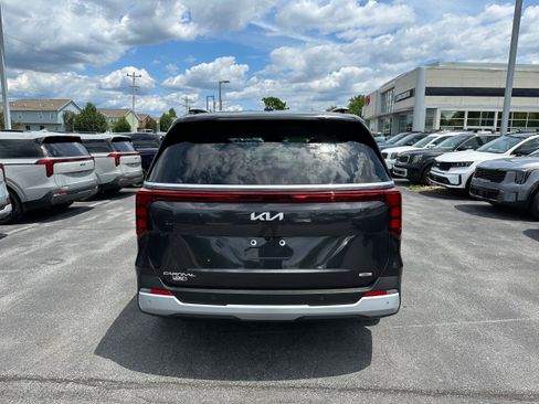 New 2026 Kia Carnival EX FWD image 6