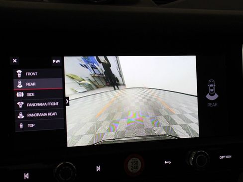 Certified 2026 Porsche Macan AWD/4WD image 17