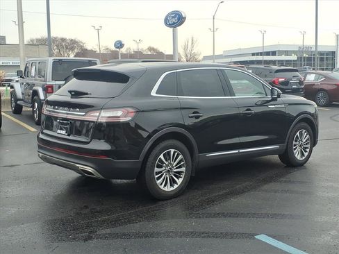 Used 2022 Lincoln Nautilus Reserve image 4