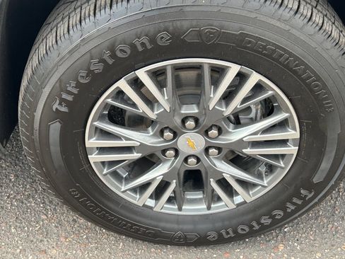 Used 2025 Chevrolet Traverse LT AWD/4WD image 11