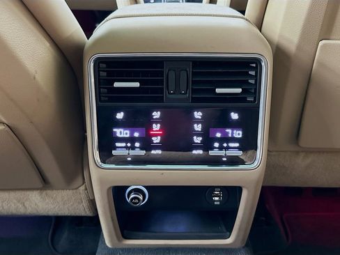 Used 2019 Porsche Cayenne AWD/4WD image 32