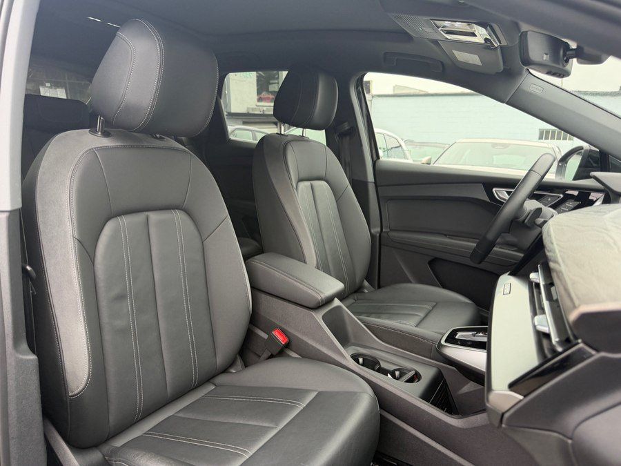 Used 2023 Audi Q4 e-tron Premium Plus w/ Premium Plus AWD/4WD image 34