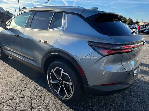 New 2026 Chevrolet Equinox EV LT image 7