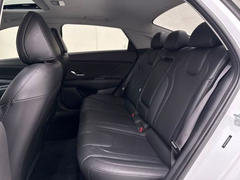 Used 2021 Hyundai Elantra Limited image 27