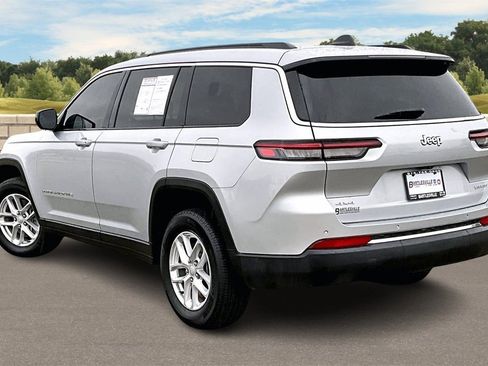 Used 2025 Jeep Grand Cherokee L Laredo w/ Luxury Tech Group I image 11