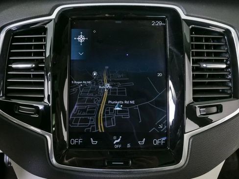 Certified 2022 Volvo XC90 T5 Momentum w/ Advanced Package image 16