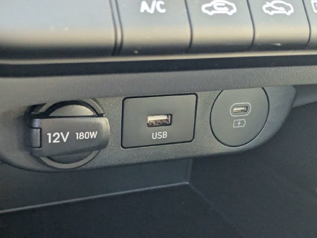 Used 2026 Hyundai Elantra SE FWD image 20