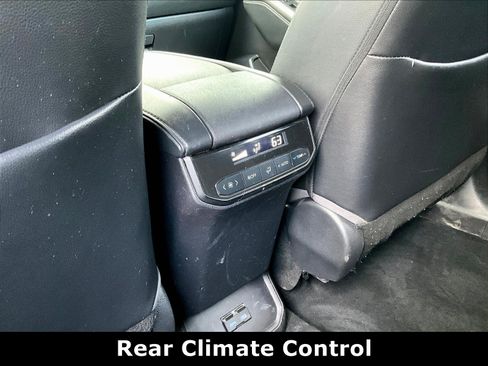 Used 2022 Toyota Highlander XSE AWD/4WD image 10