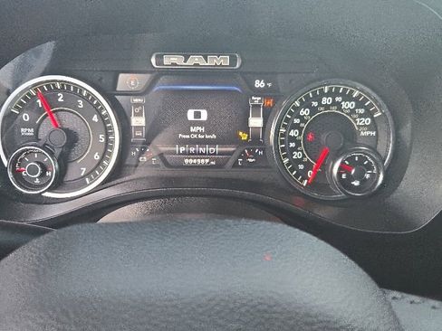 Used 2024 RAM 1500 Laramie AWD/4WD image 13