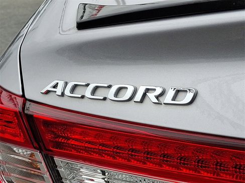 Used 2022 Honda Accord Sport image 30