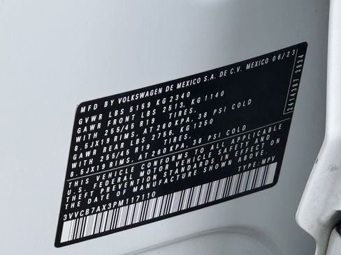 Used 2023 Volkswagen Tiguan SE R-Line image 37