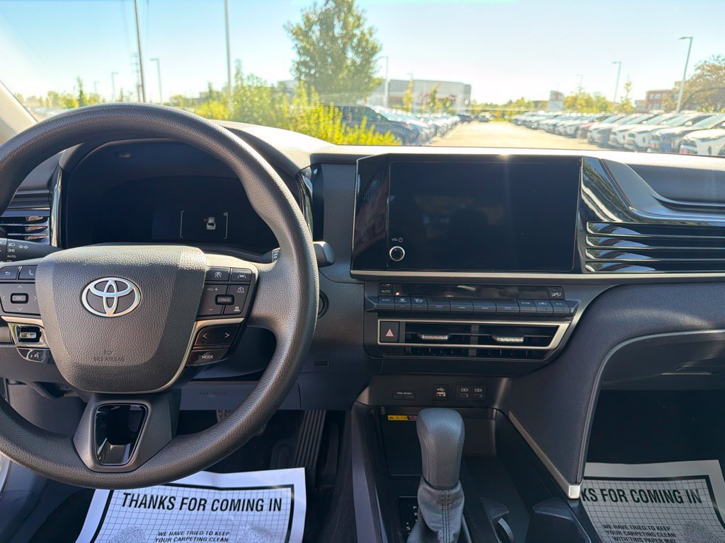 Used 2025 Toyota Camry LE FWD image 28