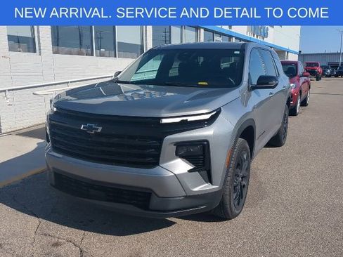 Used 2024 Chevrolet Traverse LS w/ Midnight/Sport Edition FWD image 11