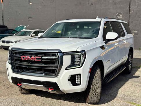 Used 2023 GMC Yukon XL AT4 w/ LPO, Floor Liner Package AWD/4WD image 10