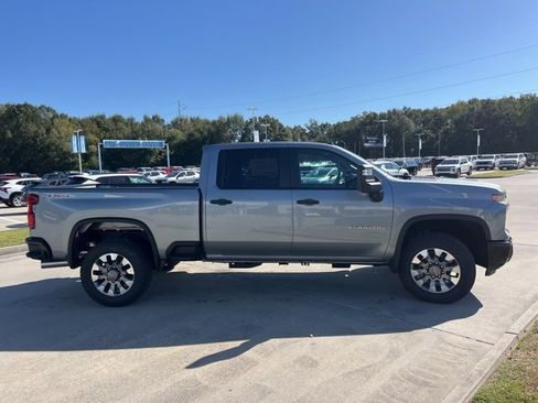 Used 2026 Chevrolet Silverado 2500 Custom w/ Custom Value Package image 13