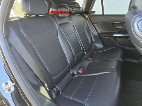 Used 2024 Mercedes-Benz GLC 300 image 13