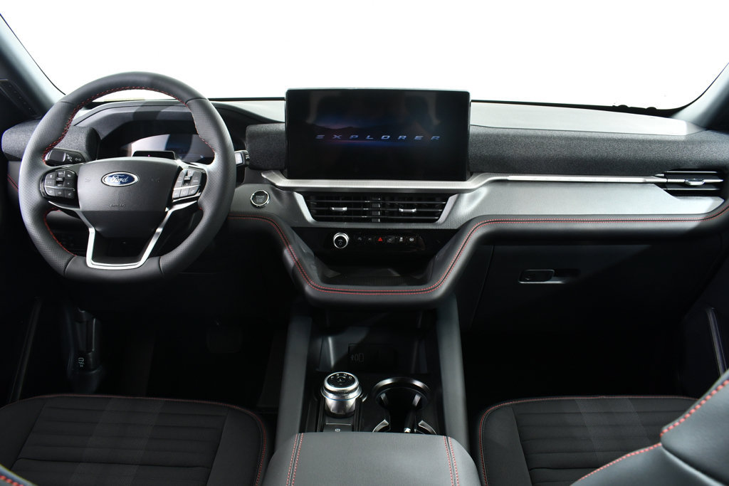 New 2026 Ford Explorer ST-Line w/ ST-Line Street Pack AWD/4WD image 7