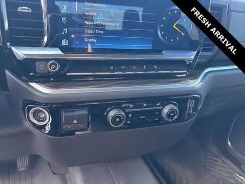 Used 2024 Chevrolet Silverado 2500 LT image 8