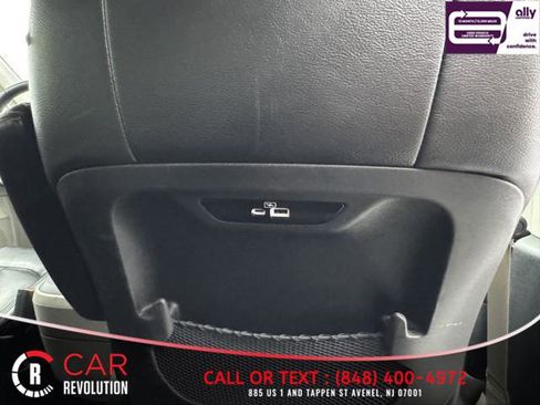 Used 2022 Chrysler Pacifica Touring-L image 59