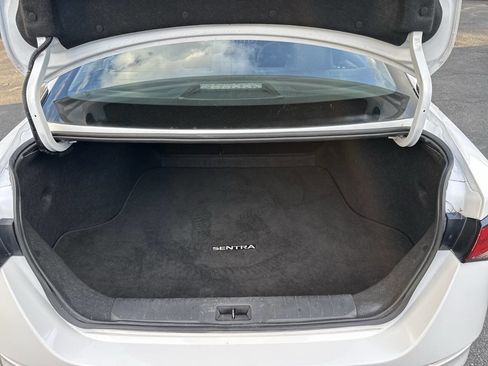 Used 2024 Nissan Sentra SV image 18