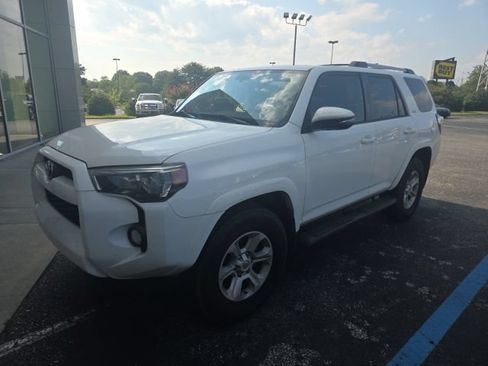 Used 2019 Toyota 4Runner SR5 Premium AWD/4WD image 3