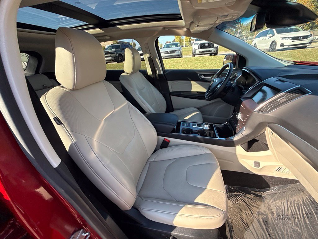 Used 2020 Ford Edge Titanium w/ Equipment Group 301A AWD/4WD image 42