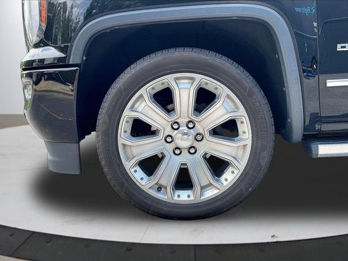 Used 2018 GMC Sierra 1500 Denali w/ Denali Ultimate Package AWD/4WD image 33
