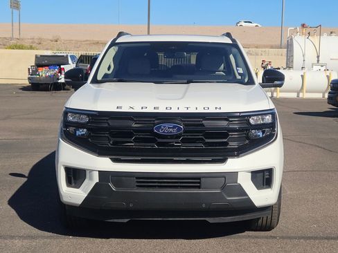 New 2025 Ford Expedition Active image 2