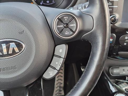 Used 2015 Kia Soul ! w/ Sun & Sound Package FWD image 13