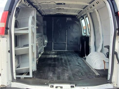 Used 2015 Chevrolet Express 2500 RWD image 19